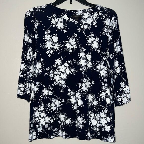 J Jill Wearever Collection Floral Top - Picture 1 of 8